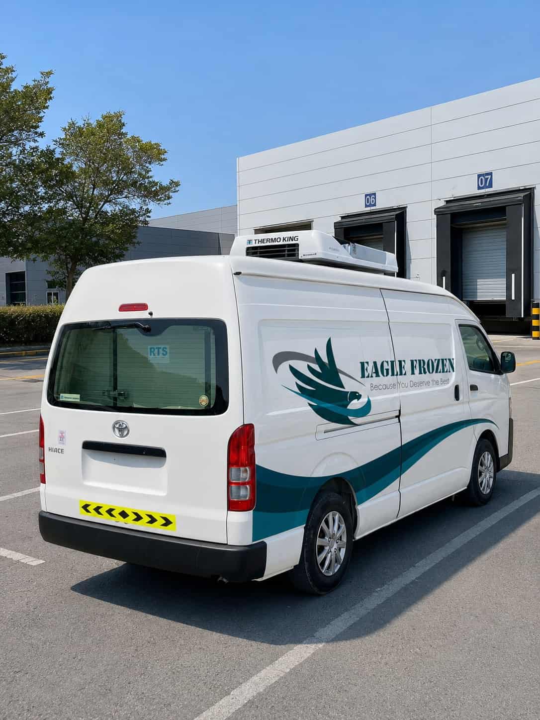 Eagle Frozen Transport chiller van rental Dubai UAE — temperature controlled 0°C to +5°C