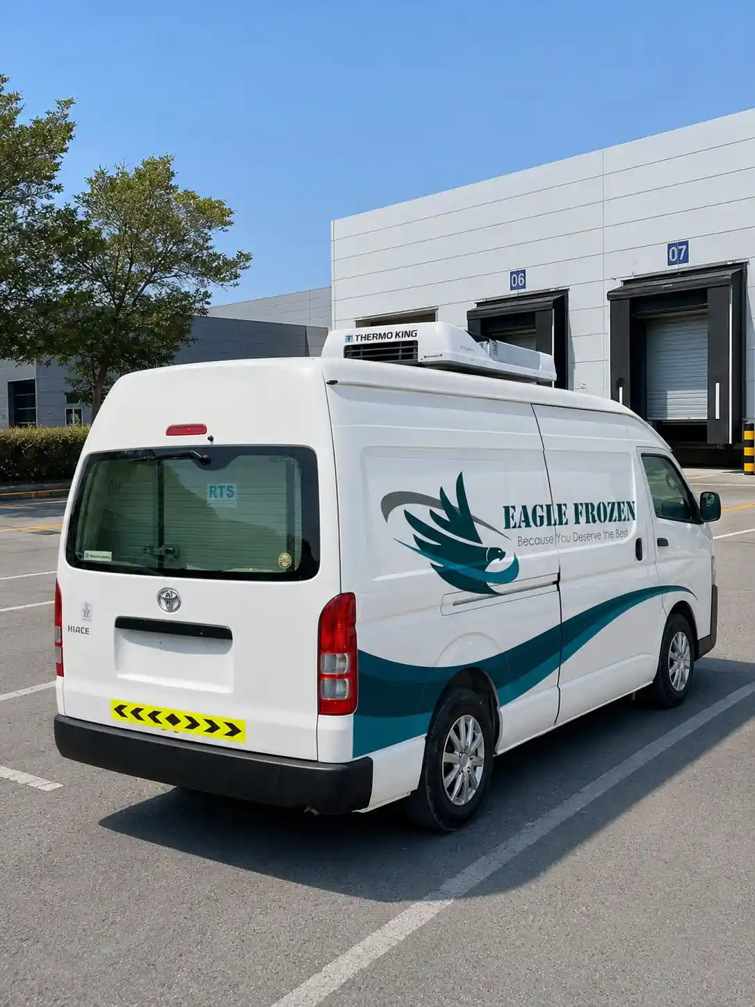 Eagle Frozen Transport chiller van rental Dubai UAE — temperature controlled 0°C to +5°C refrigerated van for rent